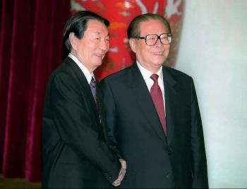 组图:江泽民主席访美并出席APEC领导人会议